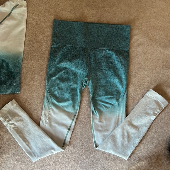 Women’s ombré workout set for the gym - Picture 4 of 6